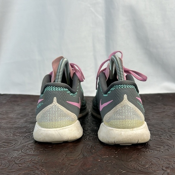 NIKE FREE RUNS 5.0 SIZE(7.5) - Picture 5 of 6